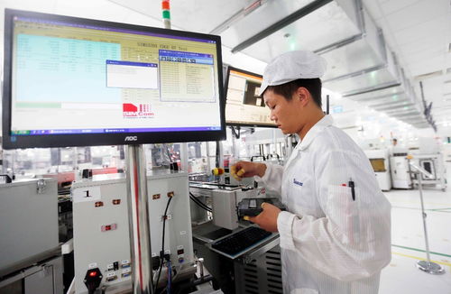 視線探秘 國內(nèi)首個(gè)手機(jī)“無人工廠”背后的進(jìn)出口密碼